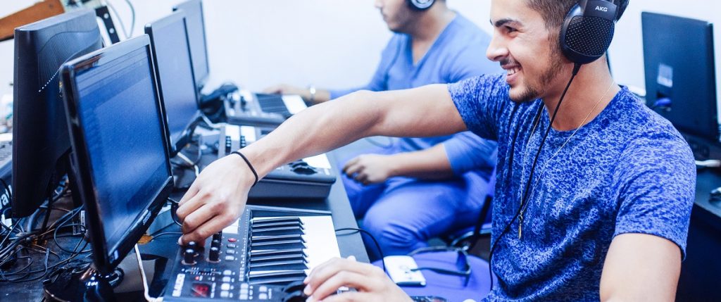 מסלול הפקה וסאונד למוזיקאים - Muzik