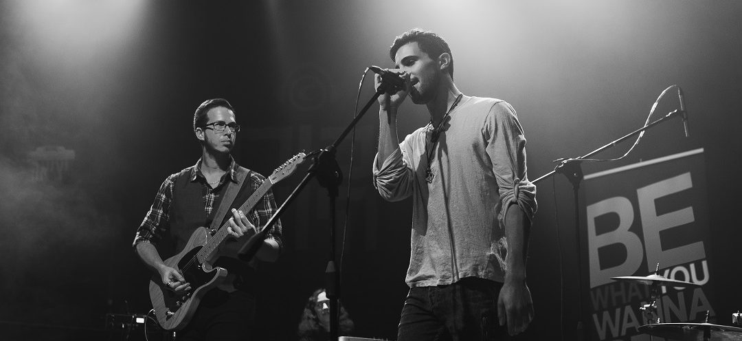 הפקת גיטרות בעזרת מדמי מגברים